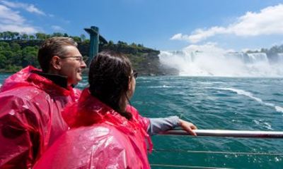 Niagara Falls Golf Cart Tour with Boat Cruise