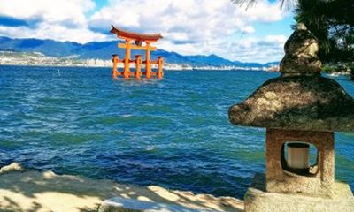 Miyajima Island Tour with Shrine and Nature