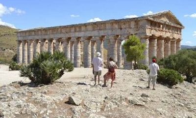 Visit the Enchanting Temple of Segesta and Discover Sicily