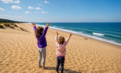 From Osaka: Conan Town and Tottori Sand Dunes Private Tour