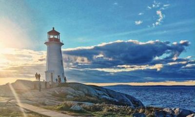 Peggy's Cove and Halifax Highlights Sightseeing Tour