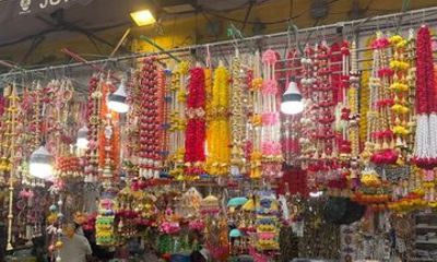 Little India Walking Cultural Tour with Food Tasting