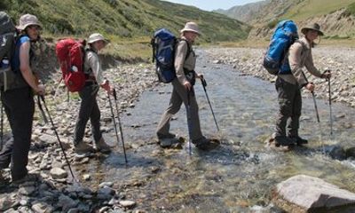 Nurata 3 Day Guided Hiking and Horseback Tour in a village