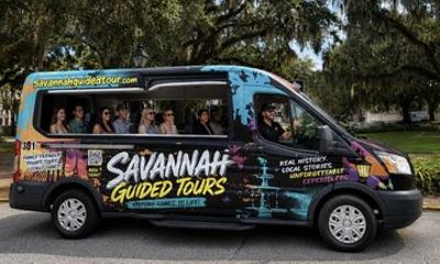 Savannah's Historic District Open Air Guided Tour - Free Parking