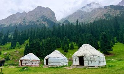 2 Day Issyk Kul Canyons, Eagle Show, Yurt Stay and All Meals