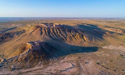 Daytrip to Three Fortresses, Yurt Camps, Camels, Desert Lake