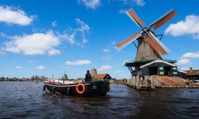 Amsterdam Small Group Zaanse Schans Cruise and Volendam Tour
