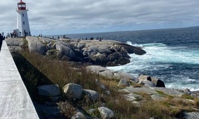 Private Tour to Peggy's Cove and Swissair Flight 111 Memorial