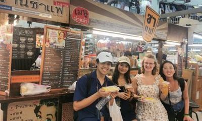Chiang Mai Guided Evening Food Tour with Chang Puak Night Market