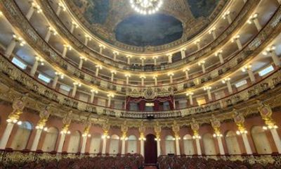Opera House and Meeting of the Waters 3h Private Tour