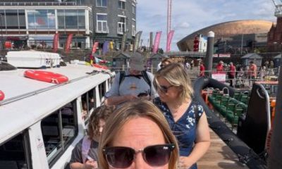 Cardiff Essential : Bay, Boat and Historic Center