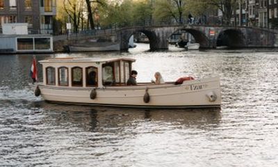 Private Countryside Amsterdam River Cruise includes Canapes