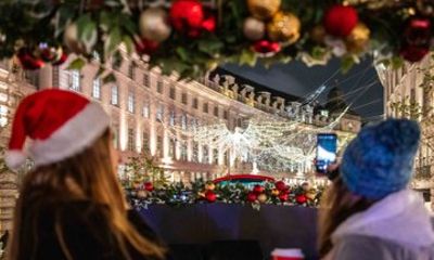 Original Christmas Lights Hop On Hop Off River Cruise Tour