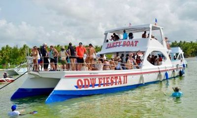 Private boat in Punta Cana with snorkeling and music