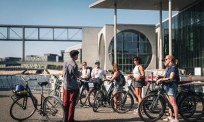 Berlin in 100 minutes Explore the Unpacked capital