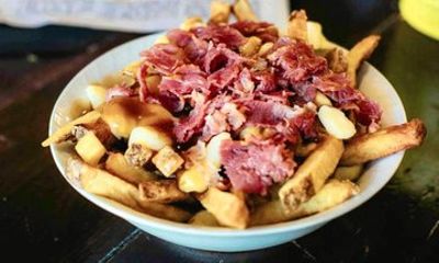 Private St. Lawrence and Distillery Food Tour