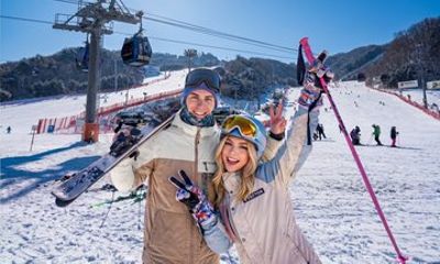 Vivaldi Ski Resort + Eobi Ice Valley 1 day tour from Seoul