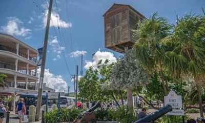 Grand Cayman Self Guided Walking Tour and Pirate Treasure Hunt
