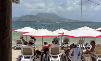 St. Kitts:Spice Mill Beachfront Day