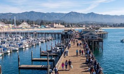 Private Santa Cruz Beachfront and Downtown Walking Tour