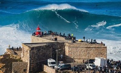 Private Day Trip Berlengas Islands and Nazare from Lisbon