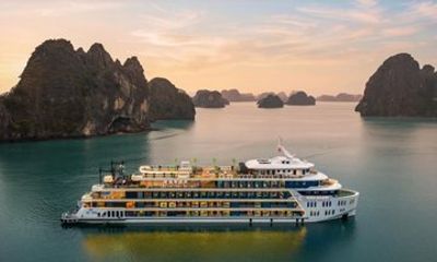 Halong Bay Luxury Cruise Tour from Hanoi with Pool and Buffet
