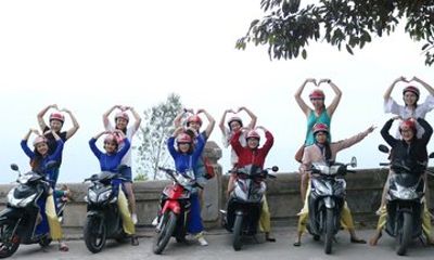 Private Da Nang Sightseeing Tour by Motorbike with Ao Dai Rider