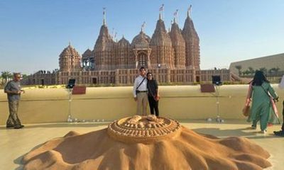 Abu Dhabi Full Day Guided City Tour with BAPS Hindu Temple