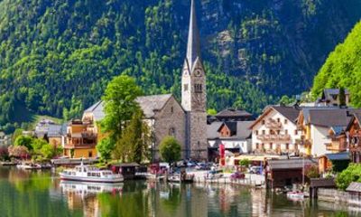 From Vienna to Hallstatt and Salzburg Day Trip with Hotel Pickup
