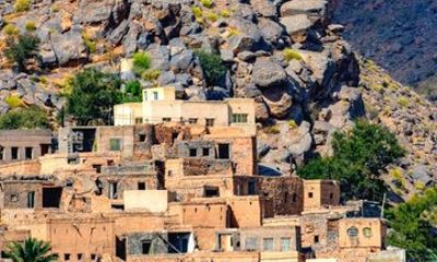 Private Misfah Al Abriyyin Heritage and Jebel Shams Adventure
