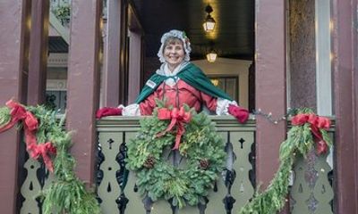 Holiday Candlelight Stroll in Annapolis