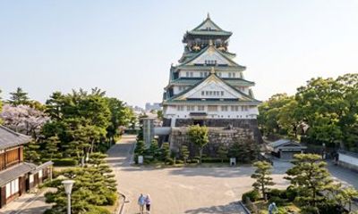 Private Customizable Cultural Walking Tour in Osaka Castle