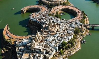 5 Jyotirlinga Pilgrimage from Mumbai with VIP Darshan 5 Days
