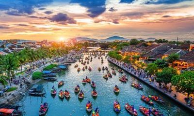 Hoi An Private Lantern Boat Ride and Night Market Tour
