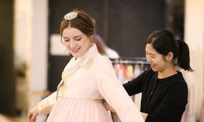 Seoul Waterfall Cafe, Hanok, K-Museums & Hanbok Experience