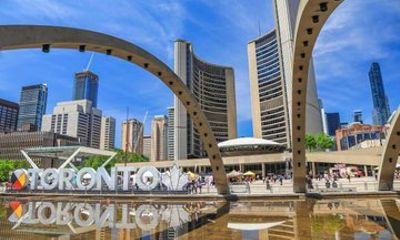 Toronto Walking Tour with Audioguide on your Smartphone