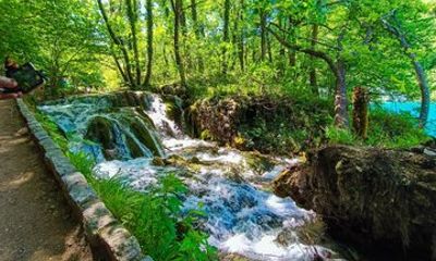 Plitvice Lakes Premium Small Group Tour with Rastoke Stop