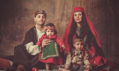 Group and Family Taraz Photoshoot in Yerevan