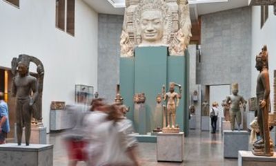Paris: Guimet Museum of Asian Arts Ticket & City Audio Tour