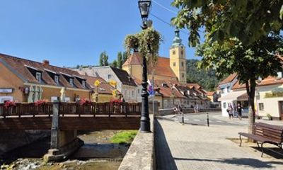 Samobor Private Day Trip from Zagreb – Premium SUV