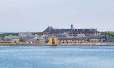Fortress of Louisbourg 4 Hour Private Historical and Scenic Tour