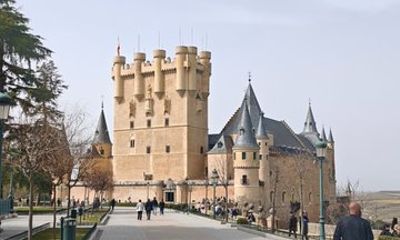 Madrid to Segovia Local Food and Wine Tour