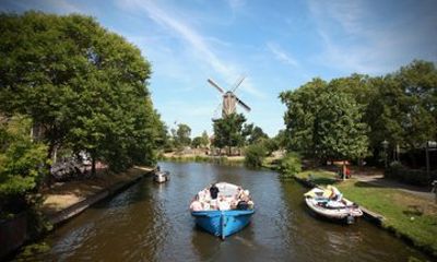 Leiden Photography Workshop and Historic Photo Walking Tour