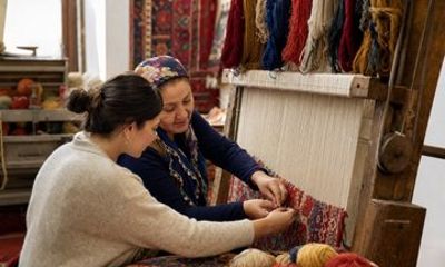 Knots and Colors Exclusive Carpet and Ceramics Experience