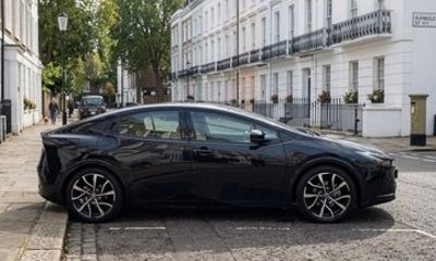 Heathrow to Southampton Eco Saloon Private Transfer