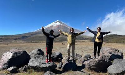 2D private Tour from Quito visiting Cotopaxi, Quilotoa and Baños
