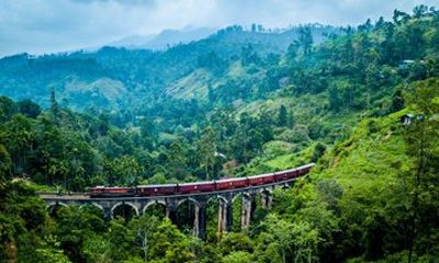 From Ella Travel to Kandy by Second or Third Class Train Ticket