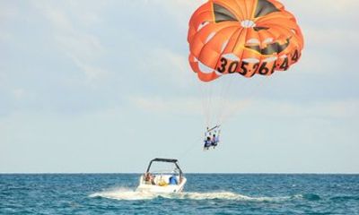 Fly Above Hurghada Parasailing Experience with Transfer