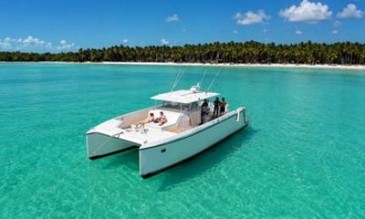 Private Yacht Charter to Saona Island with Lunch and Drinks