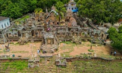 Phnom Chisor and Tonle Bati Private Tour